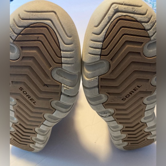 Sorel Kids SZ 2 brown Explorer boots waterproof like new - Picture 13 of 15